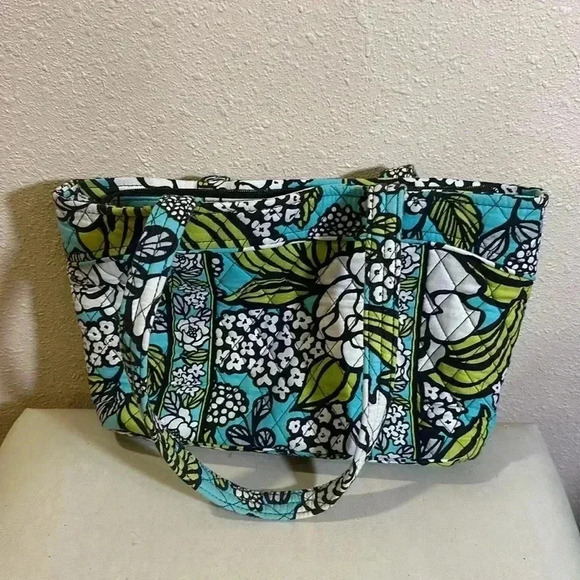 Vera Bradley retired island Bloom pattern - Picture 2 of 5